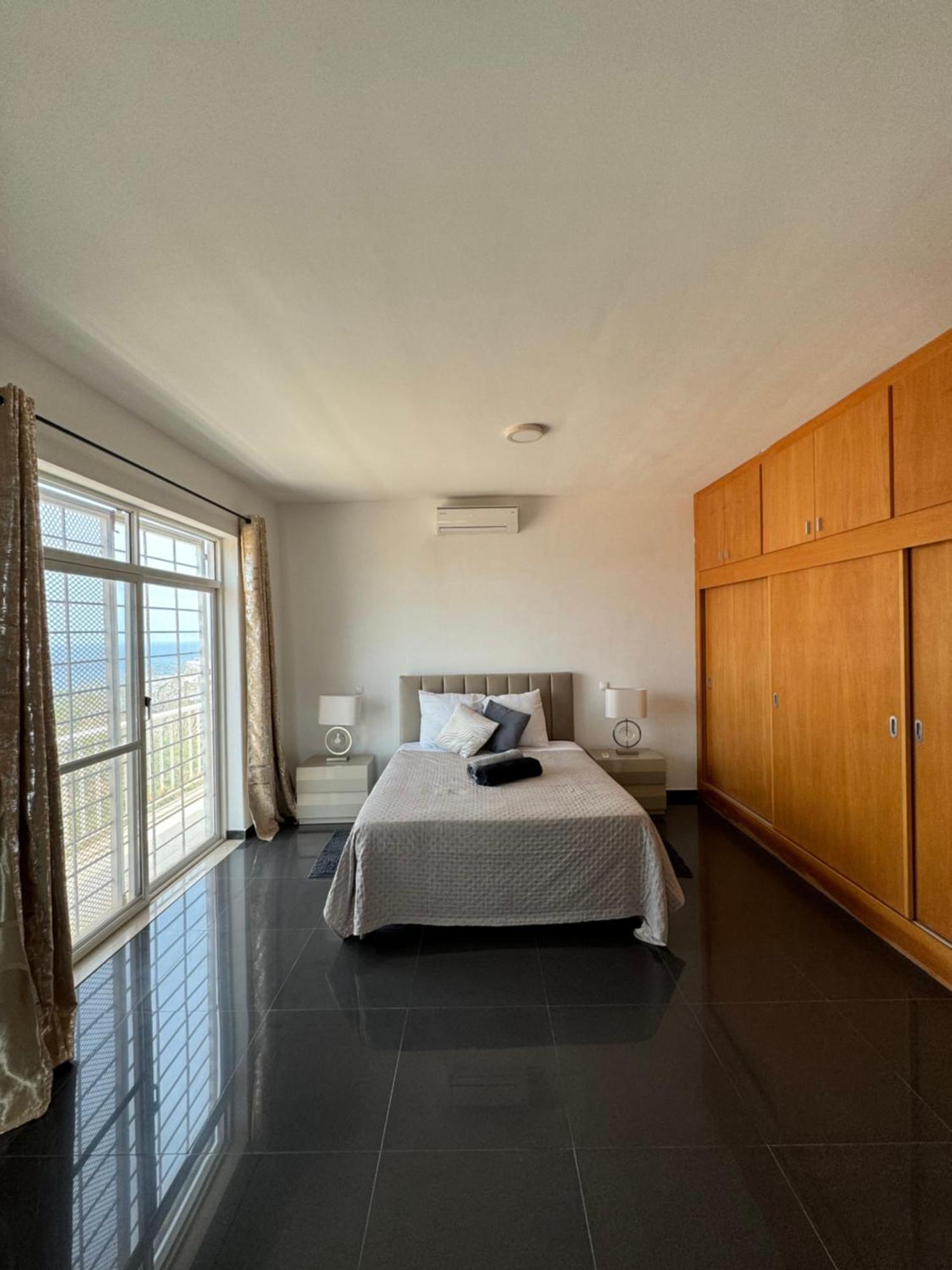 Villa Residencial Eunice Прая Екстериор снимка